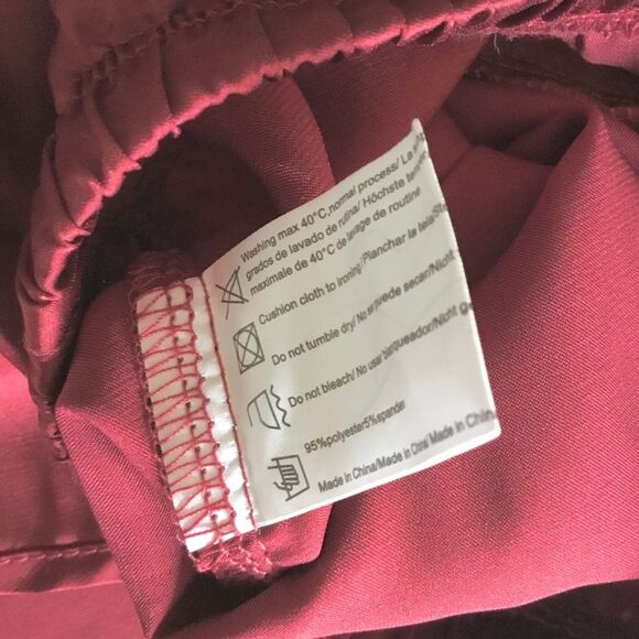 Satin feel pj shorts soft silky dark red elastic waist - Picture 8 of 9